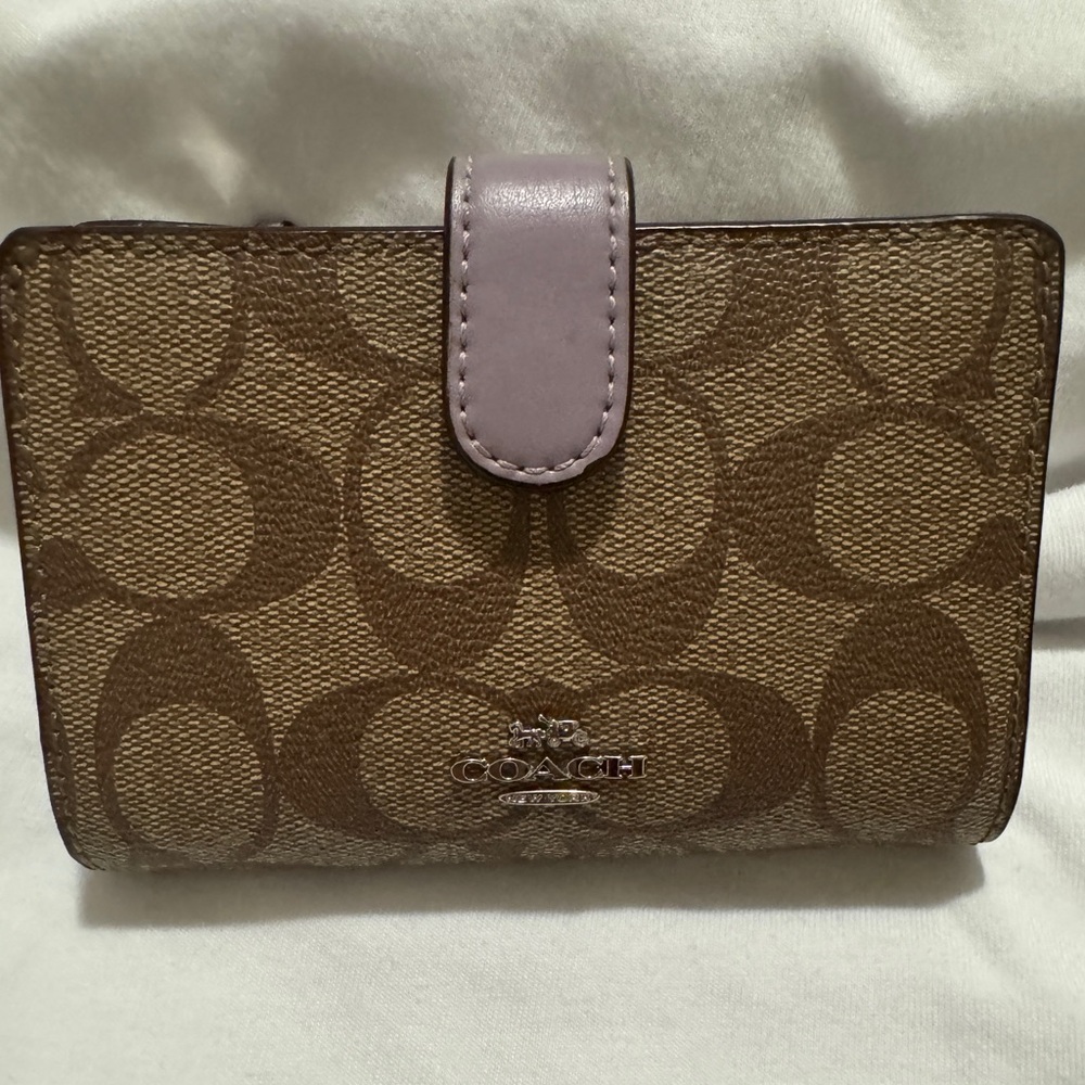 Coach Medium Corner Zip Wallet In Signature Canvas💜